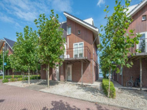 Lake-View apartment close to Amsterdam